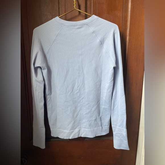 Lululemon women's size 10 long sleeve blue athletic top - Picture 5 of 5